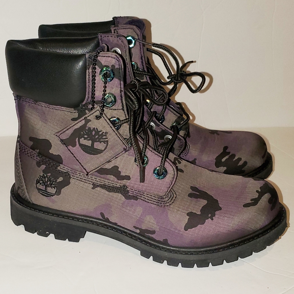 Timberland Icon Fabric 6 Inch Boot

SZ. 7 NIB